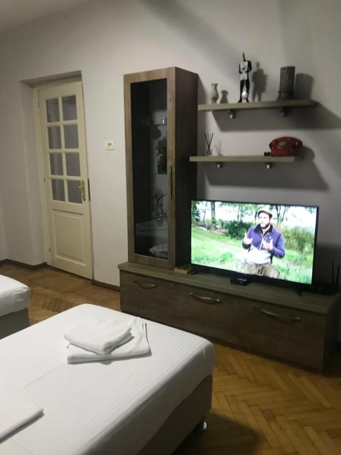 Ferienwohnung Proper House Iva Tirana Exterior foto